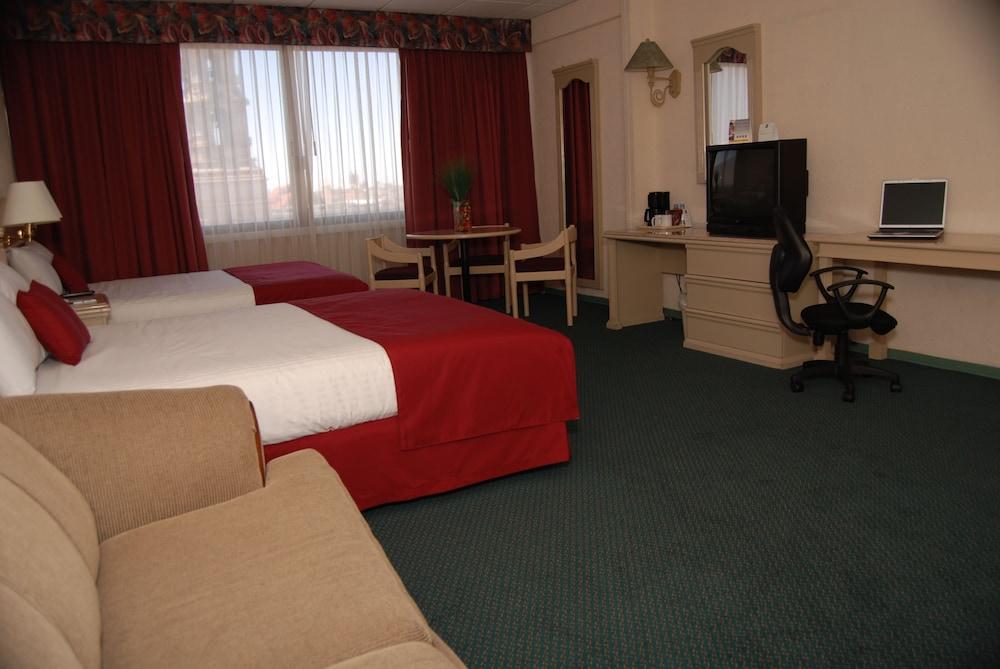 Hotel Quality Inn אגואסקליינטס מראה חיצוני תמונה